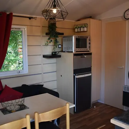 Mobil-home Sur Terrain Bucolique 耶尔